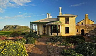 如何设计1平方米住宅室外小型风水池以改善风水？