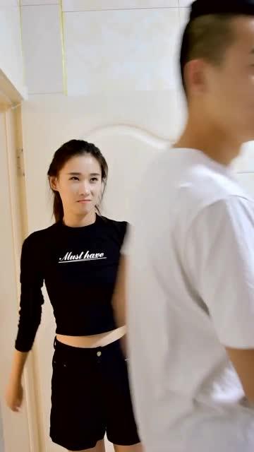 爱情蕞好的模样难道不是我在闹你在笑吗？