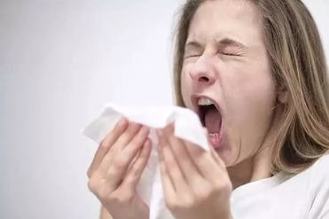 女孩或女人连续打两次喷嚏，如何根据时辰判断吉凶？