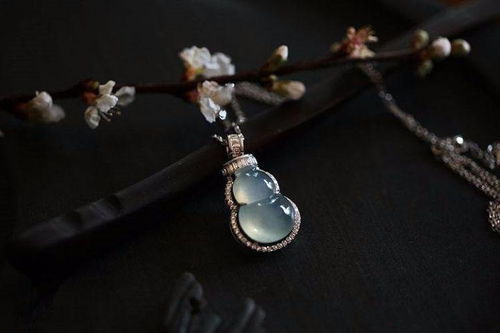 八字土多的人是否适合佩戴观音饰品来改善房地产运势？