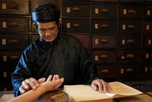 食文化底蕴与千年诅咒：端午粽子的历史持续发展、 传说与身体健康状况考量
