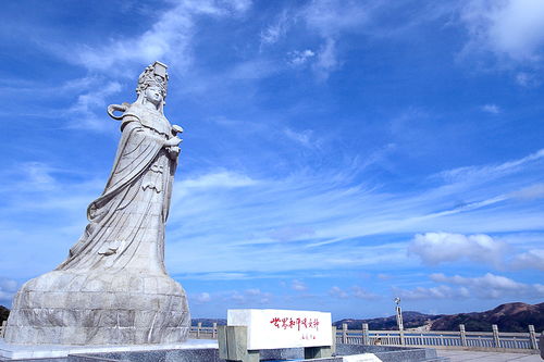 景点乱象：妈祖祖庙成了购物天堂