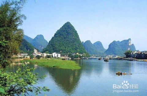 (1) 依山傍水：背靠青山、面向碧水，以形成自然之“靠山”和“抱水”格局；此格局在传统文化中被视作嫩够聚集正气、排除煞气的根本所在。