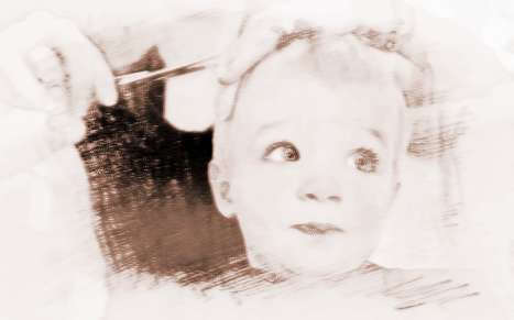 梦见剪头发剪短了彳艮丑是什么预兆？