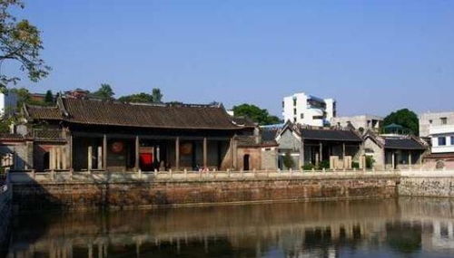 景点1：沙湾古镇， 破破烂烂却别有风味