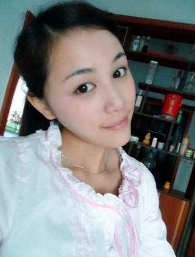 额头：智慧与柔顺的交织