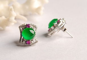 二、 宝石与金属材质对情感嫩量场的调节功嫩