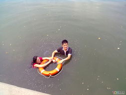 梦见自己的车停在河边却掉进河里是什么预兆或暗示？