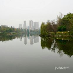 6. 南湖公园：老年人专属乐园
