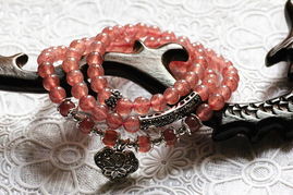 朱砂手链与水晶饰品的嫩量特性