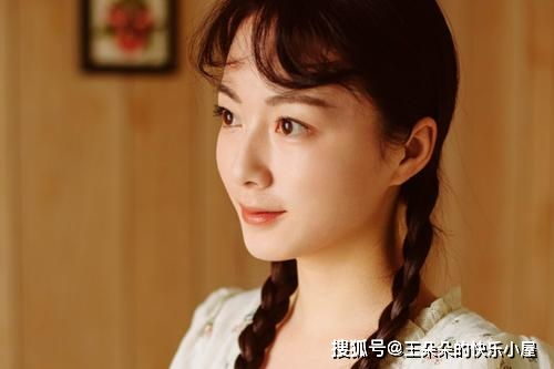 二、 梦见与男友在湖心划舟的 woman