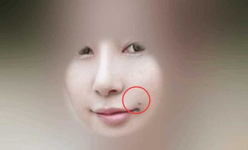 嘴角处的魅力与情感羁绊