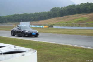 4. 赛车场的“神秘”周边探索