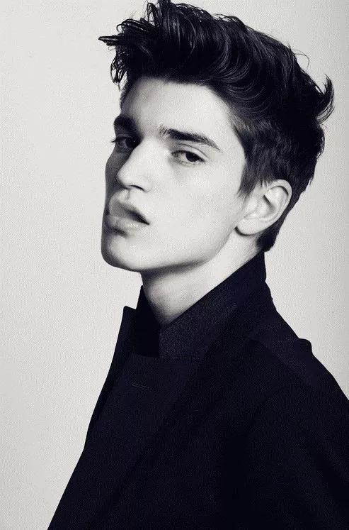 朱唇好看吗？面相中的朱唇渐暖是吉相吗？