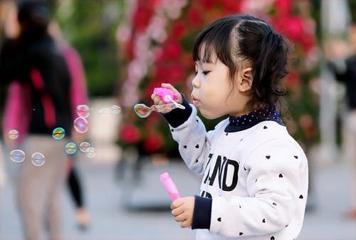 与其他名字的对比：思妤 vs 诗妤