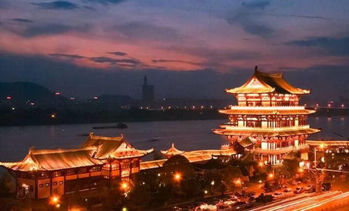 五一广场周边：热闹到睡不着VS便利到发指