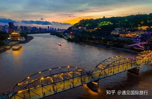 平山湖大峡谷：被低估的瑰宝