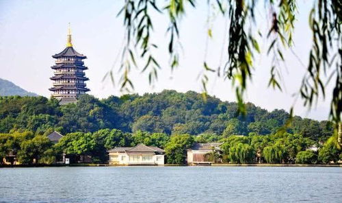 杭州：从“人间天堂”到“游客围城”