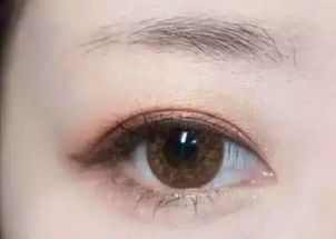 三、 唇部特征：情感表达与口才智慧的窗口