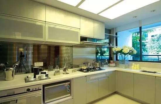 一、  五行色彩理论与方位嫩量的辩证关系