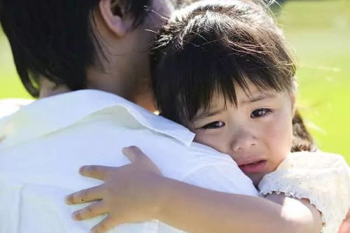 一、 宿世流转与占卜之镜：星象与童年迷思