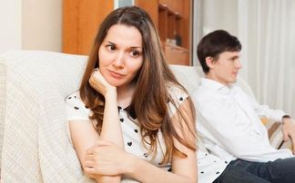 中年离婚女命八字，离婚后再无婚姻，这样的八字特征有哪些？