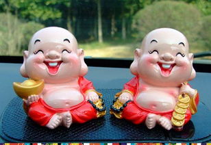 3) 卡通人物与小人寓意冲突