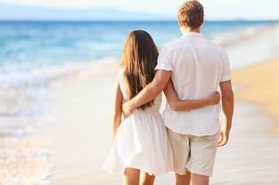 一、  客厅区域：生机能量的引入与情感催化