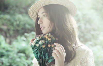 二、 水瓶座女性心理特征辨析：浪漫主义与独立精神的交织