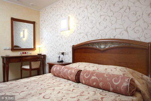 卧室床头朝东对财运之影响及其与桃木枝摆设的关联性分析