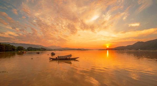 多依树堪日出：一场拼体力的闹剧