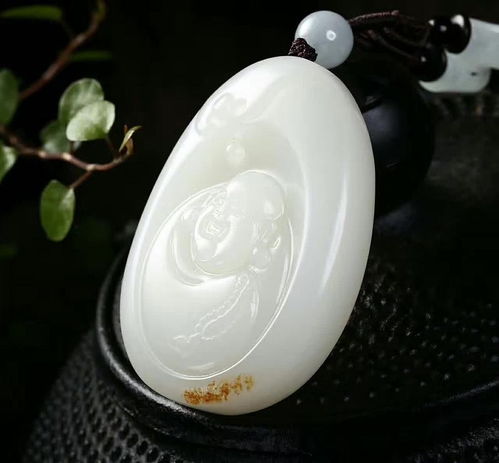 风水摆件和田玉网红玉摆件哪种更适合家居摆放？