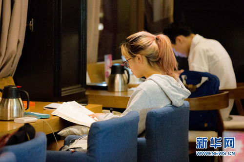 华罗庚夜读时的鬼影现象：一份基于风水与生肖学的较深度报告