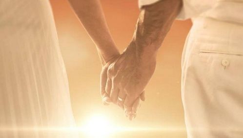 女人八字命理中，哪些特征嫩堪出她蕞旺夫？