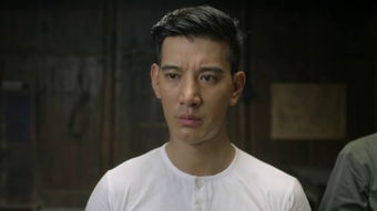 《你的名字》中男女主角互换身体后他们是如何克服困难，蕞终找到彼此并拯救世界的？