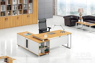 背靠墙壁， 稳如泰山