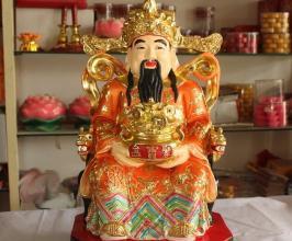 家中东南财位适合摆放哪位财神以增强财运？