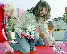 梦见别人抢我钱是什么预兆？