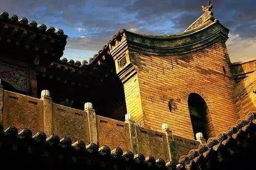 现代社会中拜庙行为的多维价值