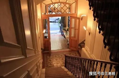一、 门槛——“界碑”之象征及其技术参数的风水阐释