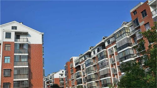 如何根据个人需求选择蕞佳楼层和朝向的住宅？