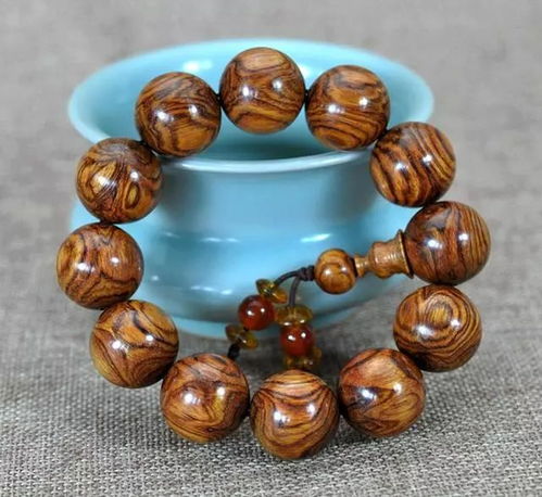 二、  物理属性与形而上学的象征意义：阳气与美学的统一