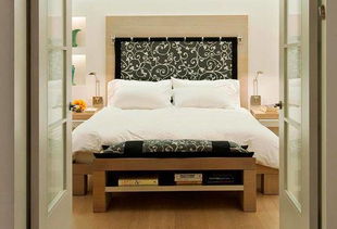 卧室床尾墙面不平整，这样的布局对家居风水有影响吗？