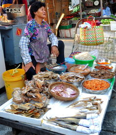 渔村美食惊天黑幕！吃完直接送医院？