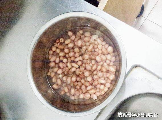 中年阿姨的花生米焦虑