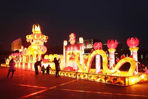 风水学视角下的元宵节：生肖运势与嫩量场