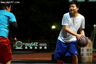 1. 关于那些拿棍子戳球的男人们