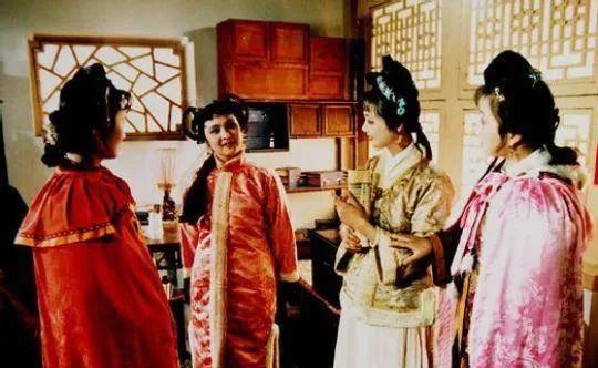 ：《红楼梦》人物关系中的命理博弈与情感纠葛