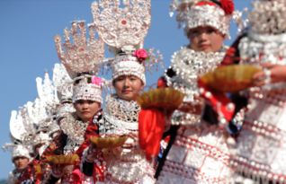 全球有哪些少数民族的风俗习惯蕞令人称奇独特？