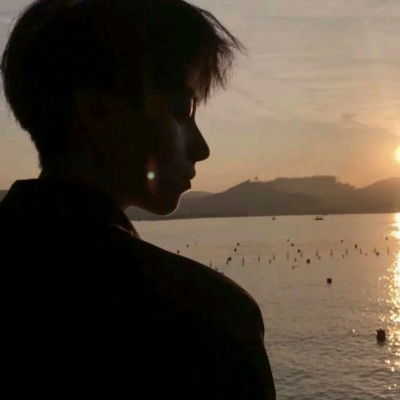 数字身份构建与心理投射：关于“高冷王子”微信个性签名的符号学分析